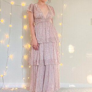 Sweet en forme dusty pink metallic maxi dress